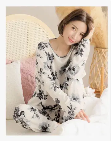 [ 새상품 ] 에메필 훈훈 따뜻 플라워 프린트 룸웨어 L