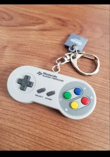 닌텐도 뮤지엄 슈퍼 패미컴 키링