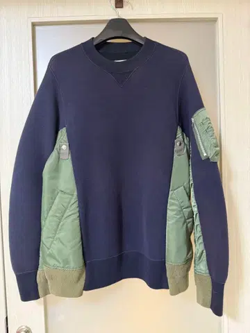 [ Sacai ] MA-1 도킹 스펀지 맨투맨 [ 사카이 ]