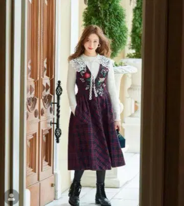 [택 포함 새상품] Chesty 자수 체크 무늬 오버롤 스커트 S