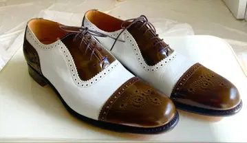 새상품 치니 화이트, 브라운 콤비 26