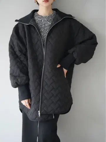 루미에 기하학 퀼트 드로스트 디자인 미들 블루종/블랙