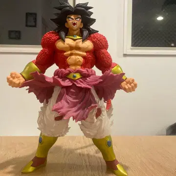 슈퍼 사이어인 4 브로리 피규어