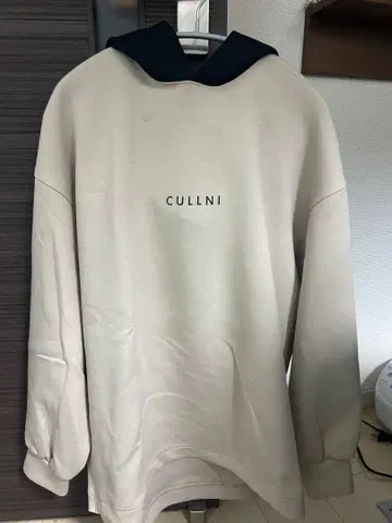 CULLNI 베이지 후디 후드티