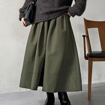 [ 거의 미사용 ] 클로지에르 턱 플레어 스커트