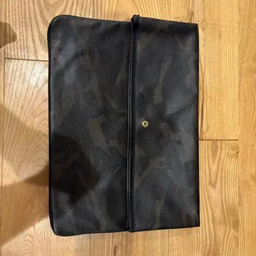 블랙 카모플라쥬 클러치백