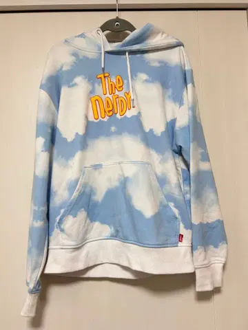 Nerdy. 구름 무늬 후드티