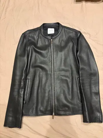 [ 가격 인하 가능 ] UNITED TOKYO 가죽 자켓