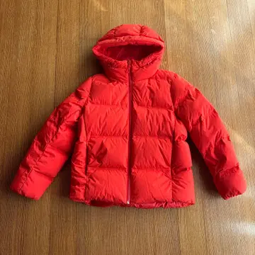 UNIQLO 빨간색 심리스 다운 M 사이즈 여성용