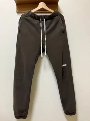 PVOT 프리미엄 스웨트 팬츠