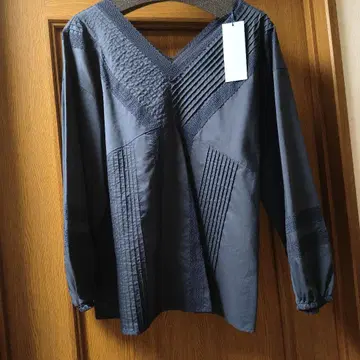 택 포함 새상품 쿠미쿄쿠 핀턱 레이스 블라우스