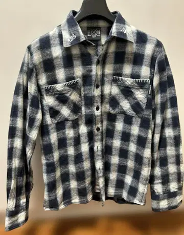 Bounty Hunter 플란넬 셔츠 네이비/화이트 체크