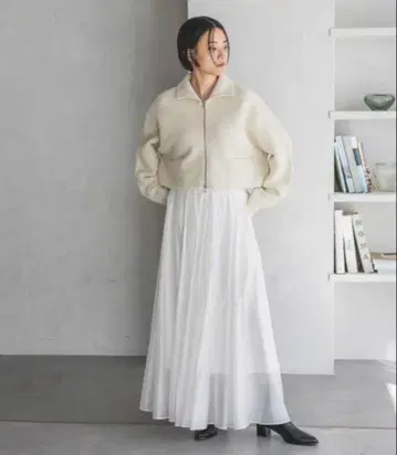 [ 새상품 택 포함 ] 아파트바이 시어 볼륨 스커트 화이트