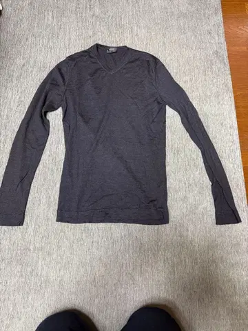 질샌더 V넥 스웨터 네이비 사이즈 46 새상품급