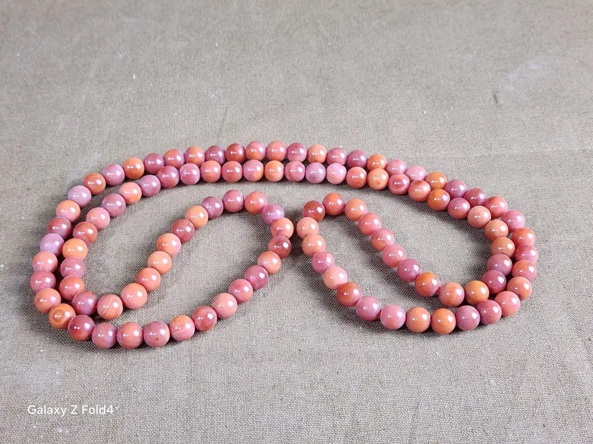Natural agate prayer beads, necklace, similar color to red bean, said to ward off evil spirits