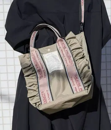 [ THEATRE PRODUCTS ] 2WAY 자카드 테이프 프릴 백