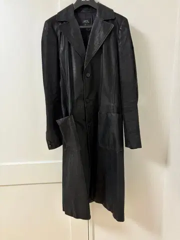 A.P.C. 블랙 가죽 롱 코트 고품질!