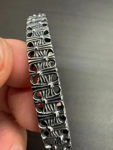 스테인리스 소재 크로스 뱅글