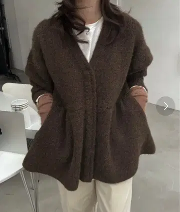 willfully 위르프리 페플럼 턱 니트 가디건