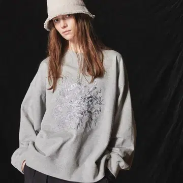 MAISON SPECIAL 꽃무늬 자수 맨투맨 size1