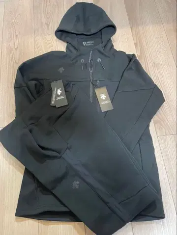 [ 미사용 새상품 ] 데상트 DESCENTE 저리 상하의 세트