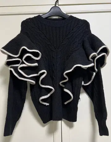 새상품급입니다~ 마리 인형의 프릴 니트