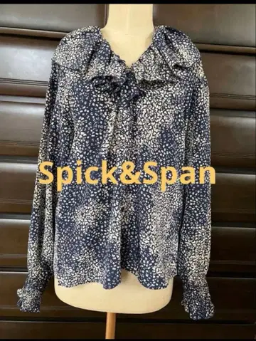 새상품급 Spick&Span 꽃무늬 프릴 블라우스 긴팔 네이비