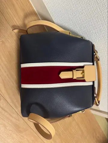 네이비/와인 레드 가죽 핸드백