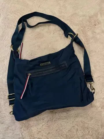 TOMMY HILFIGER 네이비 숄더백
