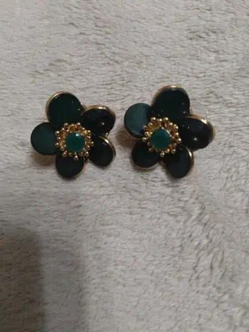 꽃 모양 디자인 귀걸이 (양쪽 귀용)