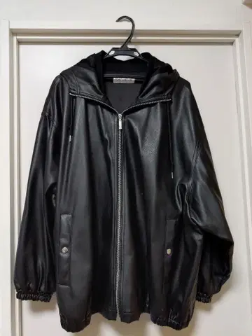 JEANASIS 블랙 후드 부착 자켓