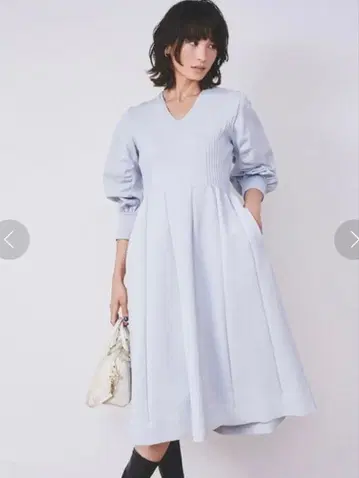 celford 플리츠 홀 가먼트 드레스