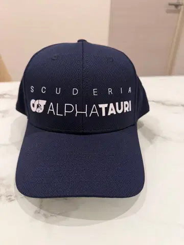 알파타우리 스쿠데리아 네이비 캡 F1