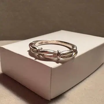 Vintage rope knot ring