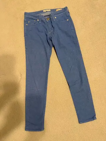 YANUK 라이트 블루 스키니 데님