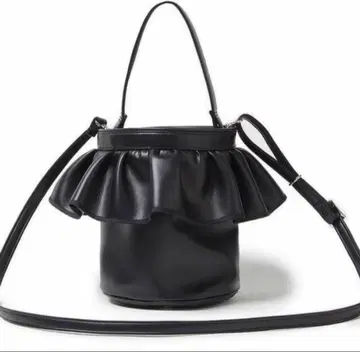 프릴 디자인 블랙 가죽 핸드백