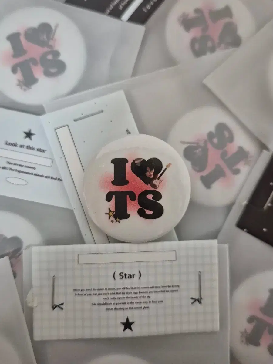 Taesan pin badge boynextdoor unofficial goods Boynextdoor poca