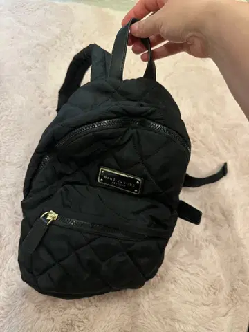 블랙 퀼팅 백팩