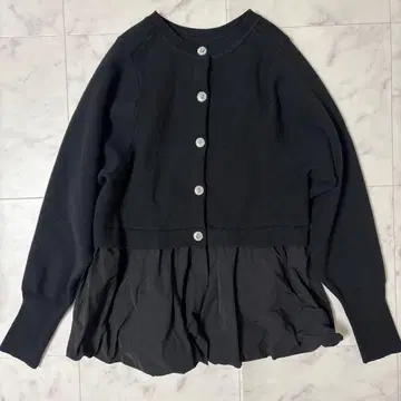 엠마 테일러 비쥬 버튼 벌룬 헴 니트 가디건