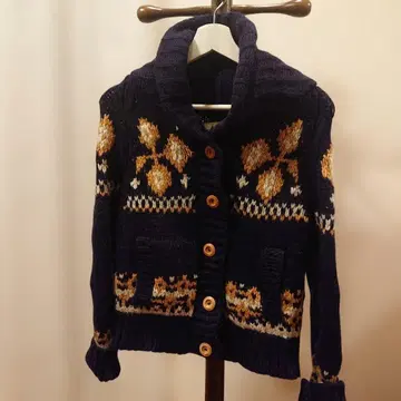 [니코앤드] 코위찬 가디건 네이비 노르딕 무늬 울 100%