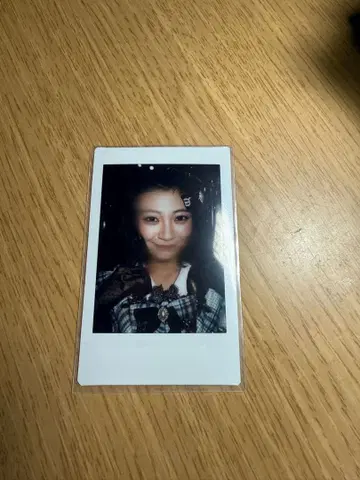 CUTIE STREET 큐스토 이타쿠라 카나 체크 의상 폴라로이드