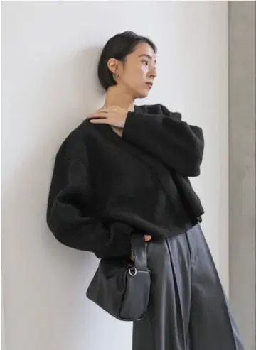 미사용 새상품 select MOCA 부클레 V넥 숏 가디건