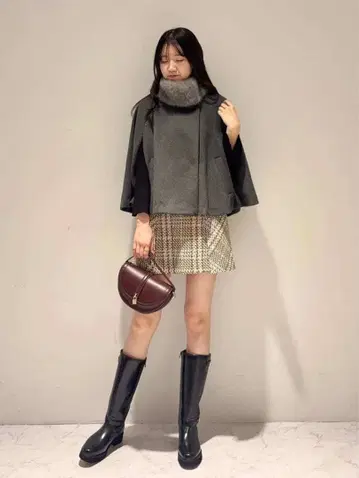 SNIDEL 퍼 부착 숏 케이프 코트 그레이