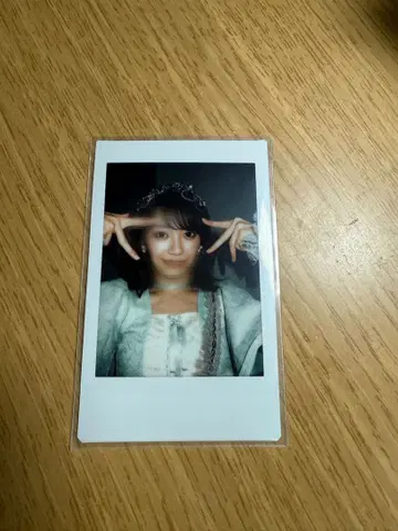 CUTIE STREET 큐스토 이타쿠라 카나 데뷔 의상 폴라로이드