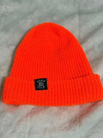미사용 새상품 HARD LUCK 오렌지 니트 모자 완판템