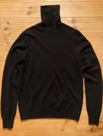 [캐시미어 100%] 유니클로 터틀넥 니트 스웨터 M 사이즈 블랙