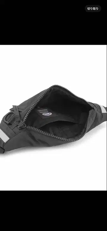 Canada Goose 바디백 블랙