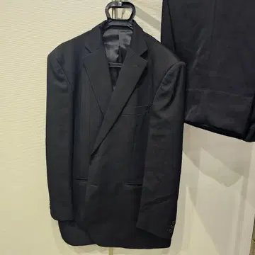 BELLUMORE 블랙 수트 아오키