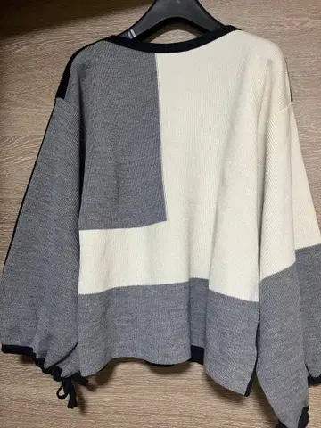 투모로우랜드 DES PRES 데프레 흑백 니트