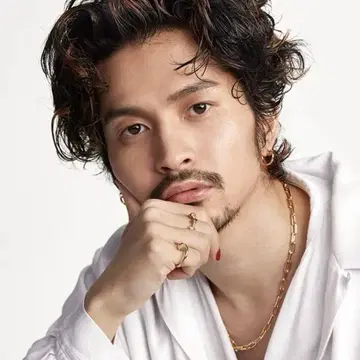 츠네타 다이키 착용 목걸이 골드 체인 목걸이